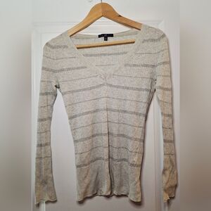 GAP Super Soft Fitted Striped V-Neck Sweater (S)